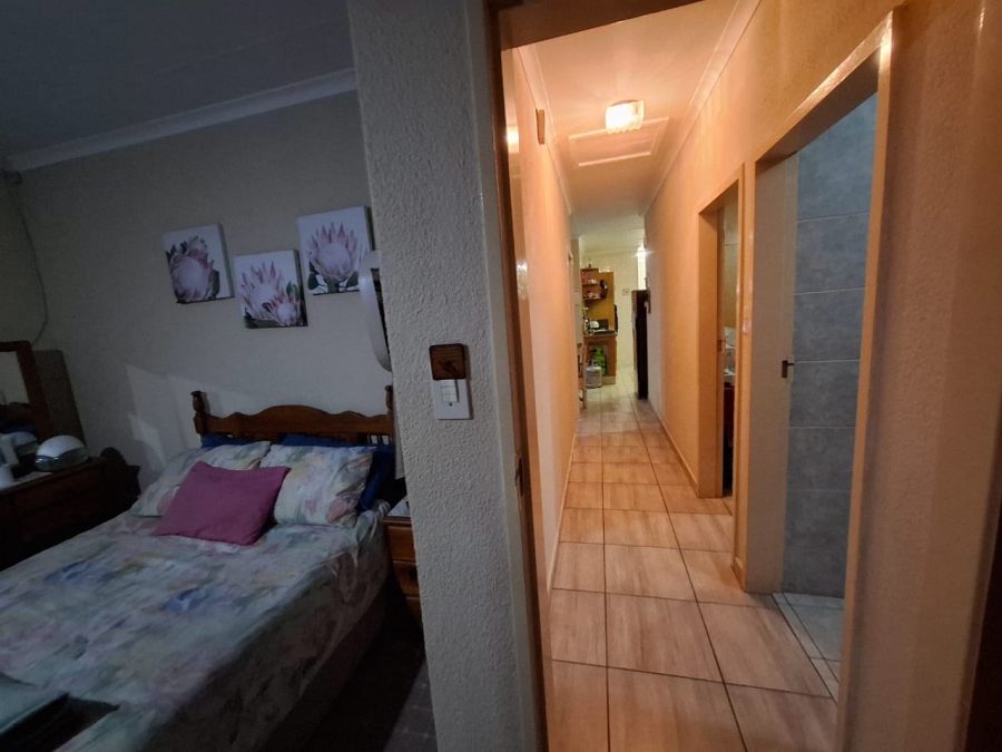 4 Bedroom Property for Sale in Geelhoutpark North West